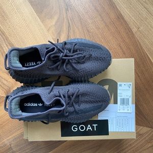 adidas Yeezy Boost 350 V2 Cinder